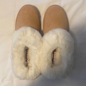 Women’s Sorel Go Coffee Run Slippers - brand new- Size 11